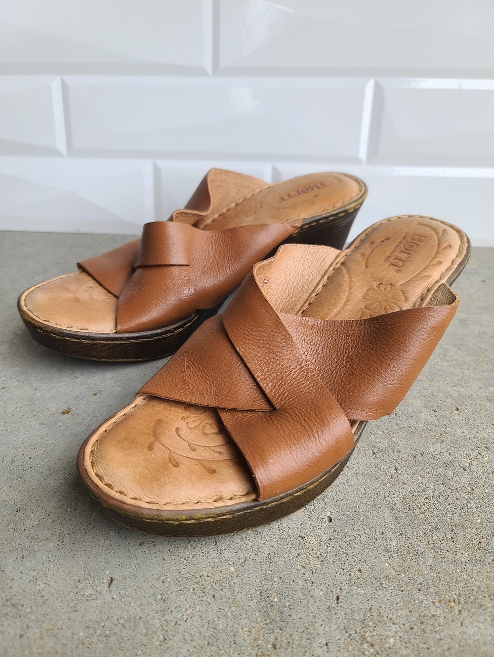 Born CONEY Tan Leather Neutral Criss Cross Open Toe Heeled Sandals 8